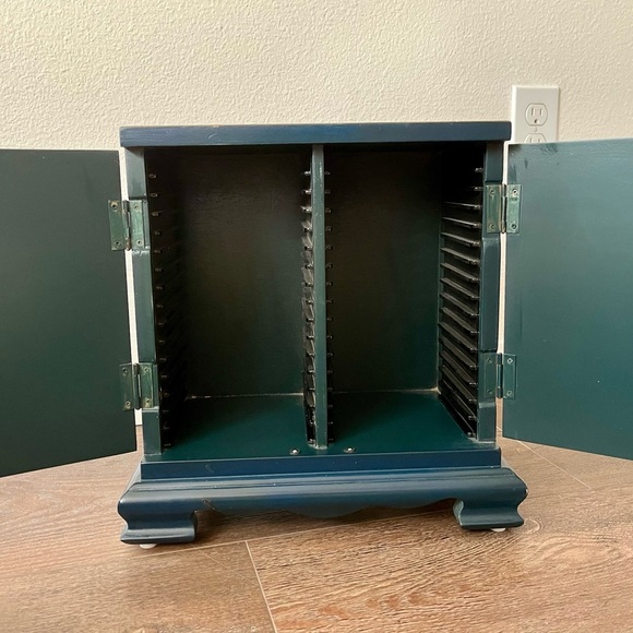 Old World Golf Club wooden 32 CD storage cabinet-green-2 door-13"x12"x7" - Picture 7 of 12